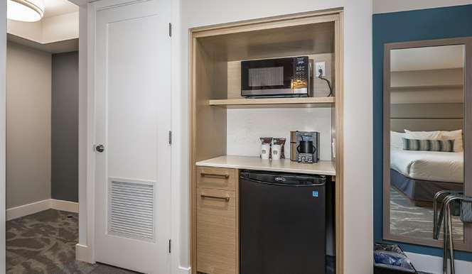 Hotel Coast Tsawwassen 3*