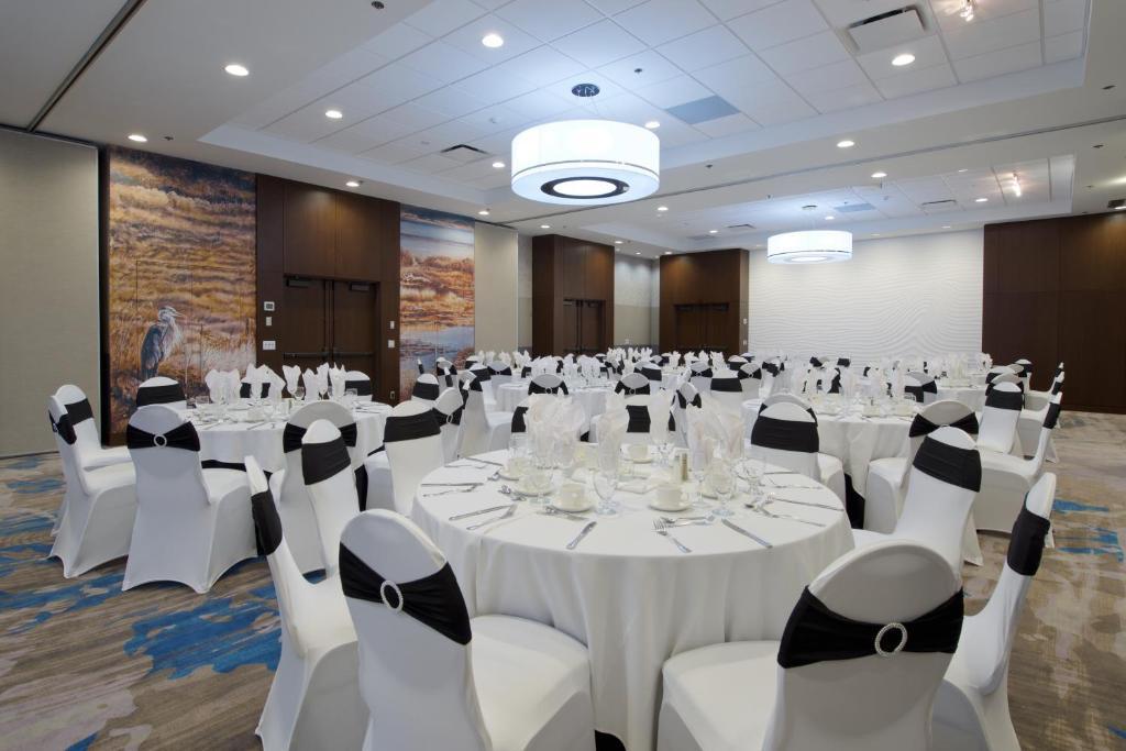 Coast Tsawwassen Hotel