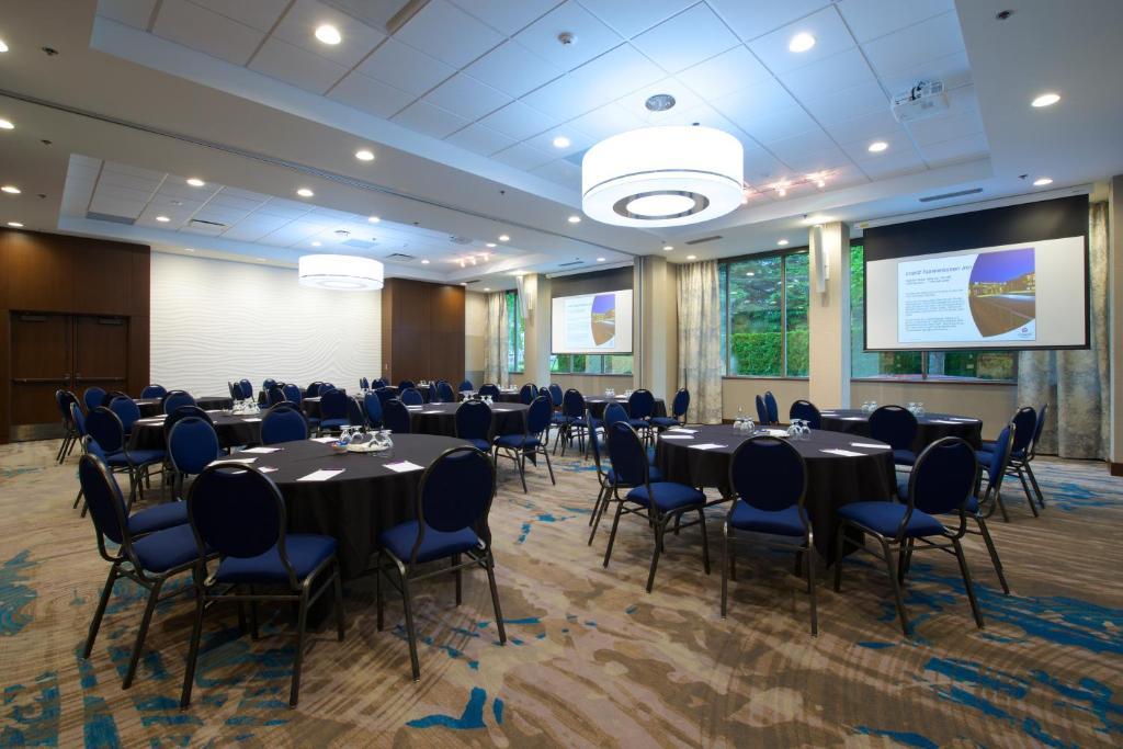 Coast Tsawwassen Hotel